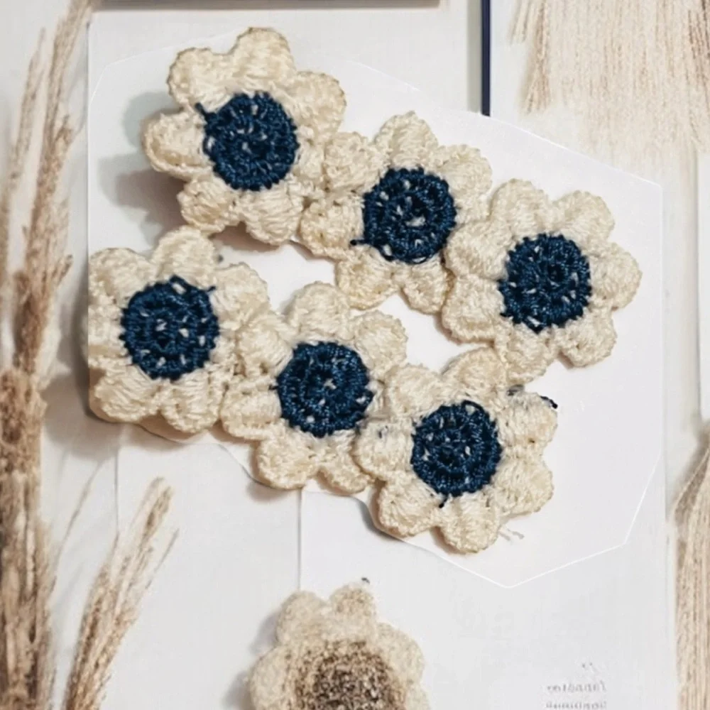 Handmade Set of 2 Crochet Flowers Hair Clips for kids